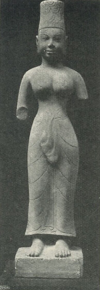 B. Statuette féminine, Style préangkorien. Pl. III (1-2).