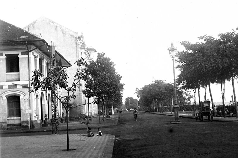 038&#x20;Pnom&#x20;Penh&#x20;le&#x20;quai&#x20;&#x7C;&#x20;Phnom&#x20;Penh,&#x20;the&#x20;quay&#x20;&#x00A9;&#x20;Louis&#x20;Gascuel&#x20;&amp;&#x20;heirs.