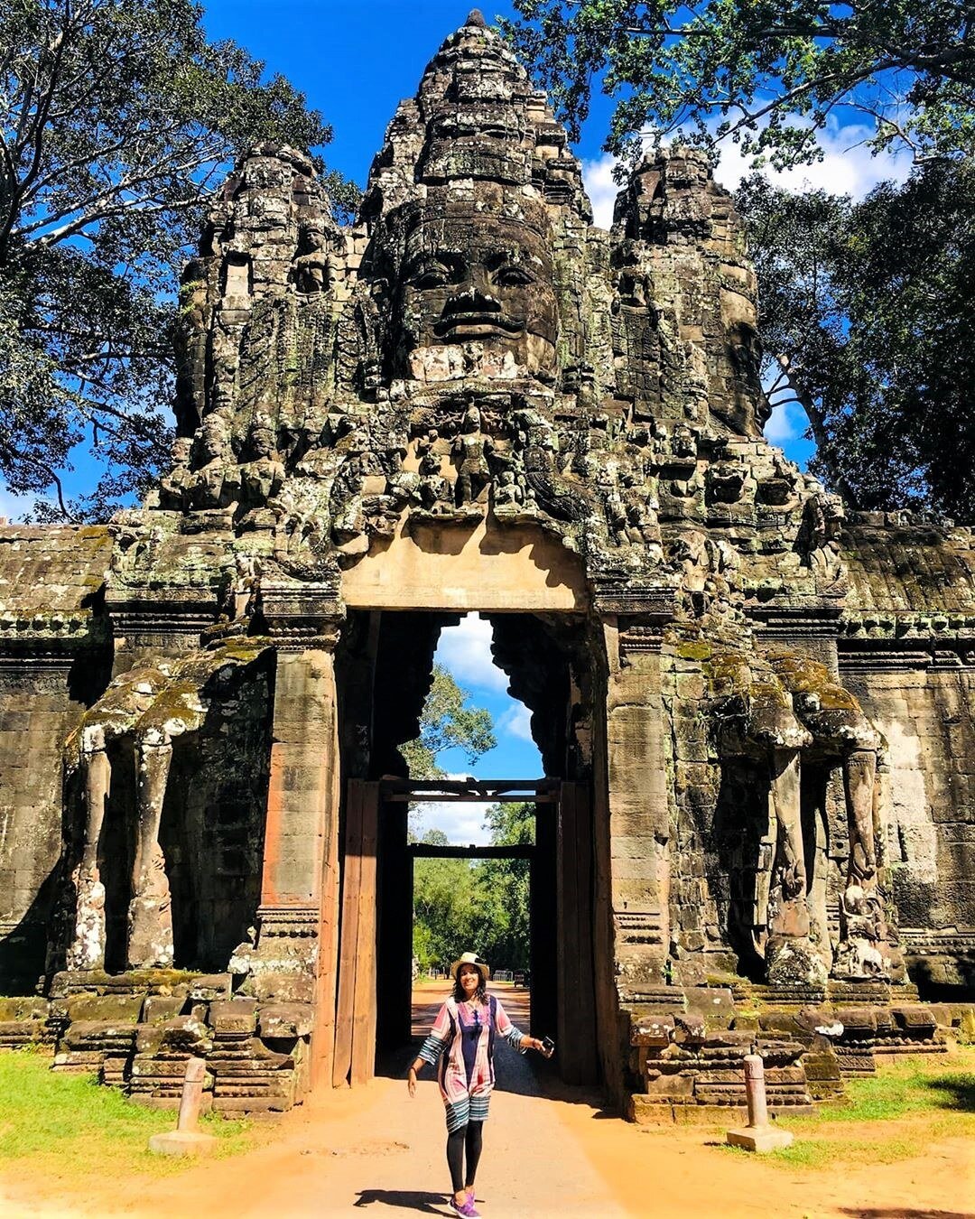 Shru&#x20;Meets&#x20;World&#x20;Angkor&#x20;Thom&#x20;Gate