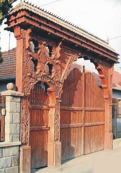 Kezdivasarhely&#x20;Gate&#x20;Katalin&#x20;Kethani