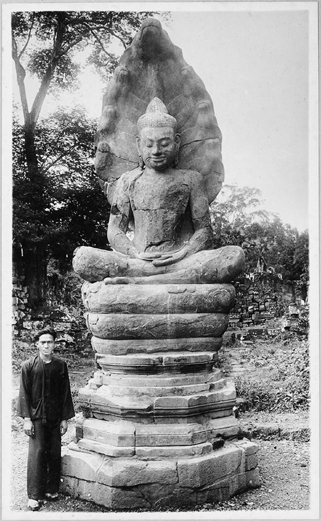 The-Bayon-Buddha-cliche-EFEO-fonds-Cambodge-INVLU6112_W640.jpg#asset:4516