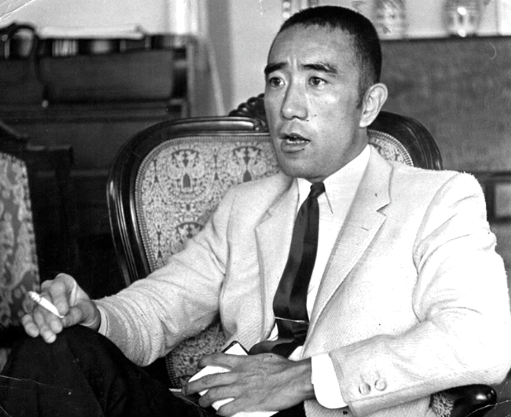mishima-26-06-67-asahi-shimbun